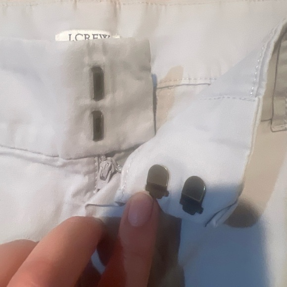 J. Crew Women's Size 6 Light Gray Cotton Stretch Chino 5" Shorts - Picture 4 of 5